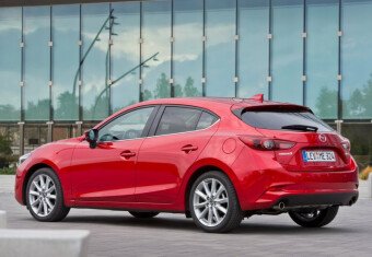 Стекло заднее с обогревом MAZDA 3 2013-2019 (BM-5d h/b) 1 отверстие молдинг, 
Бренд: BENSON Тонированное