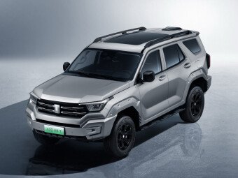 Стекло лобовое TANK 400 2023- (LHD) место под 2 камеры, место под датчик дождя, молдинг, фурнитура, 
Бренд: XYG