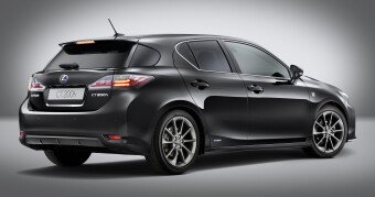 Стекло заднее с обогревом LEXUS CT 2011- (ZWA10) 1 отверстие
Бренд: BENSON
