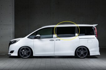 Стекло боковое TOYOTA ESQUIRE 2014-2022 ZR80 RD/LH/X фурнитура, 
Бренд: BENSON Тонированное