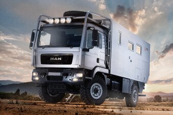 Стекло лобовое MAN TGA-SERIES 2000- (wide-2250*880) 
Бренд: BENSON с синей полосой