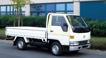 Стекло боковое TOYOTA DYNA 1984-2000 BU60 FD/RH 
Бренд: BENSON