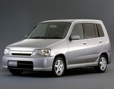 Стекло лобовое NISSAN CUBE 1998-2002 (Z10) 
Бренд: BENSON
