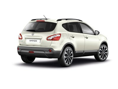 Стекло заднее с обогревом NISSAN QASHQAI 2006-2014 (J10) 1 отверстие 
Бренд: BSG