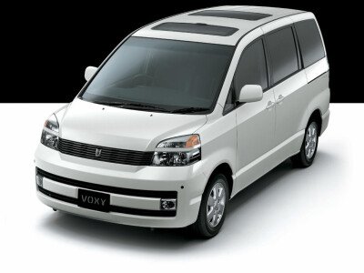 Стекло лобовое TOYOTA VOXY 2001-2007 (ZR60-RHD) 
Бренд: BSG