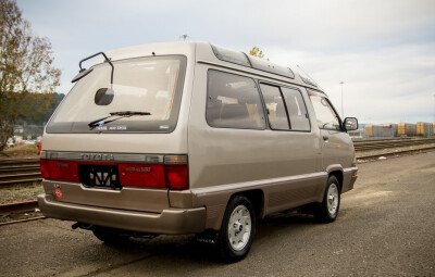 Стекло заднее с обогревом TOYOTA MASTER ACE 1988-1992 (CR20-1434*760) 1 отверстие 
Бренд: BSG