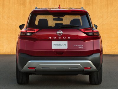 Стекло заднее с обогревом NISSAN ROGUE 2021- (T33) место под 1 камеру молдинг, 
Бренд: BENSON Тонированное