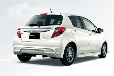 Стекло заднее с обогревом TOYOTA VITZ 2011- (NSP130) 
Бренд: КМК