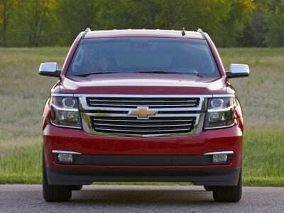 Стекло лобовое CHEVROLET SUBURBAN 2015-2020 (K2YC-LHD) место под датчик дождя молдинг, фурнитура, 
Бренд: BENSON с синей полосой