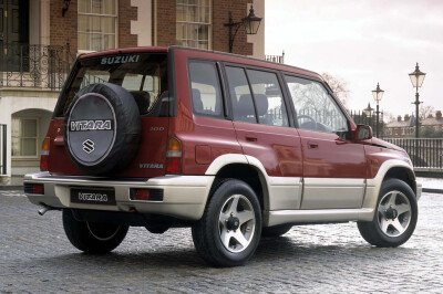 Стекло заднее с обогревом SUZUKI VITARA 1988- (TD51) 
Бренд: BSG Тонированное