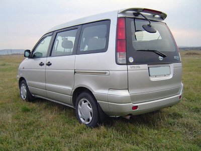 Стекло заднее с обогревом TOYOTA TOWN ACE NOAH 1996-2001 (CR40) 1 отверстие 
Бренд: BSG Тонированное