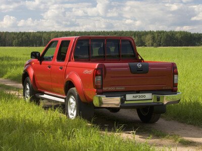Стекло заднее NISSAN NP300 2008-2015 (D22) 
Бренд: BSG