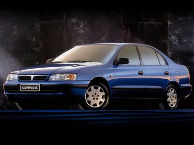 Стекло лобовое TOYOTA CARINA E 1992-1998 (AT190L) 
Бренд: BSG с серой полосой