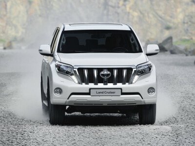 Стекло лобовое TOYOTA LAND CRUISER PRADO 2009-2023 (GRJ150-LHD) полный обогрев, место под датчик дождя, 
Бренд: BENSON с синей полосой