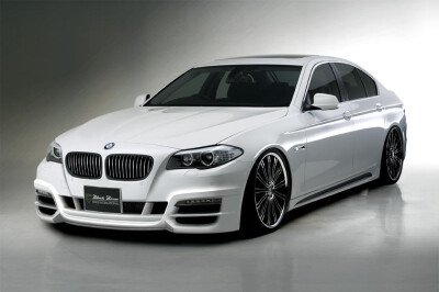 Стекло лобовое BMW 5-SERIES 2010-2016 (F10-4d sed) место под датчик дождя 
Бренд: КМК с синей полосой
