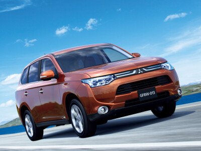 Стекло лобовое MITSUBISHI OUTLANDER 2012- (GF-RHD) место под 1 камеру 
Бренд: ZDG