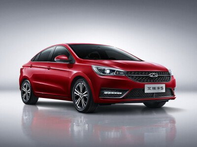 Стекло лобовое CHERY ARRIZO 5 2015-2018 (LHD) полный обогрев, место под 2 камеры, место под датчик дождя, молдинг, 
Бренд: BENSON