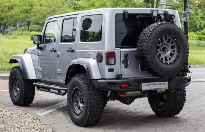 Стекло заднее с обогревом JEEP WRANGLER 2006-2018 (JK) 8 отверстий 
Бренд: BENSON Тонированное