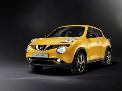 Стекло лобовое NISSAN JUKE 2010- (F15-LHD) место под датчик дождя фурнитура, 
Бренд: FYG с синей полосой