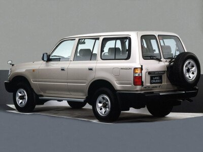 Стекло заднее с обогревом TOYOTA LAND CRUISER 1990-1997 (FJ80-L) 
Бренд: BSG