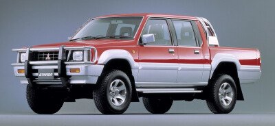 Стекло лобовое MITSUBISHI STRADA 1987-1996 (K34T) 
Бренд: BSG с зеленой полосой