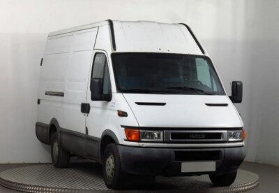 Стекло лобовое IVECO DAILY 2000-2006 () 
Бренд: ZDG