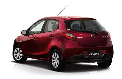 Стекло заднее с обогревом MAZDA DEMIO 2007-2014 (DE3-5) молдинг, 
Бренд: BENSON