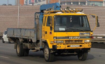 Стекло лобовое ISUZU FORWARD 1983-1994 (FRRW-wide-2100*885*2135) 
Бренд: ZDG с синей полосой