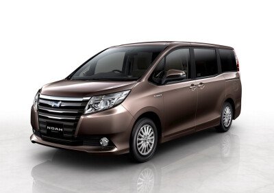 Стекло лобовое TOYOTA NOAH 2014-2022 (ZR80-RHD) обогрев щеток, место под 1 камеру, место под датчик влажности, 
Бренд: BENSON