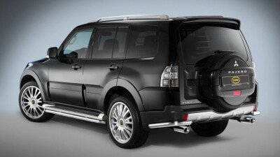 Стекло заднее с обогревом MITSUBISHI PAJERO 2006- (V90) 1 отверстие 
Бренд: BENSON Тонированное