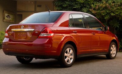 Стекло заднее с обогревом NISSAN VERSA 2006-2013 (C11-4d sed) 
Бренд: BSG Тонированное