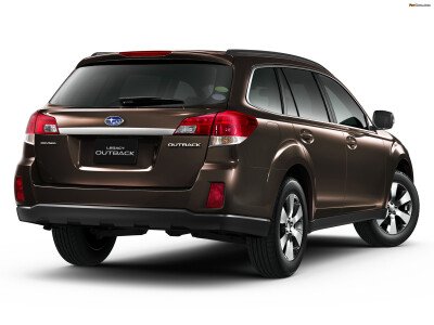 Стекло заднее с обогревом SUBARU OUTBACK 2009-2014 (BR-5d wag) 1 отверстие 
Бренд: SUBARU Тонированное