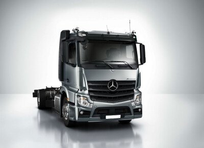 Стекло лобовое MERCEDES ACTROS 2012- (2309*935*2430) 
Бренд: BENSON с зеленой полосой