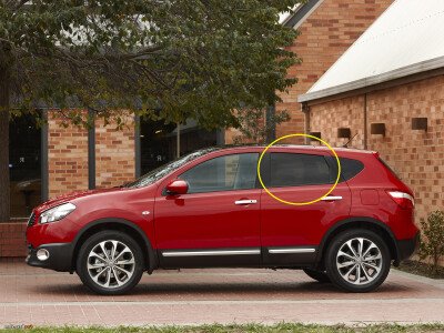 Стекло боковое NISSAN DUALIS 2006-2014 (J10) RD/LH фурнитура, 
Бренд: BENSON Тонированное