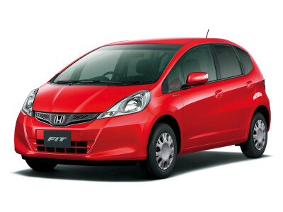 Стекло лобовое HONDA FIT 2007-2013 (GE-RHD-5d) обогрев щеток 
Бренд: BENSON с синей полосой
