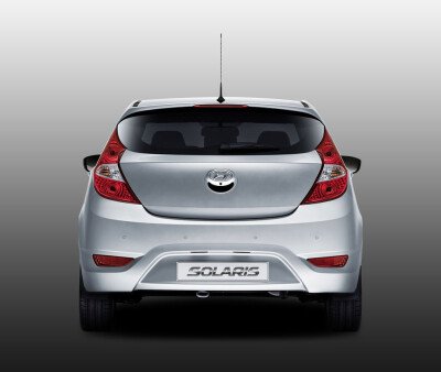 Стекло заднее с обогревом HYUNDAI SOLARIS 2010-2017 (RB-5d h/b) 1 отверстие 
Бренд: BENSON