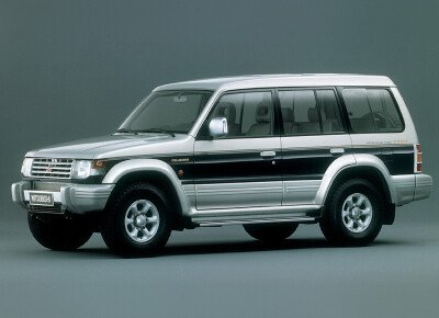 Стекло лобовое MITSUBISHI PAJERO 1991-1999 (V46) 
Бренд: BSG с серой полосой