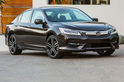 Стекло лобовое HONDA ACCORD 2013-2019 (CR7-LHD-2015) место под 1 камеру, место под датчик дождя, 
Бренд: BENSON с синей полосой