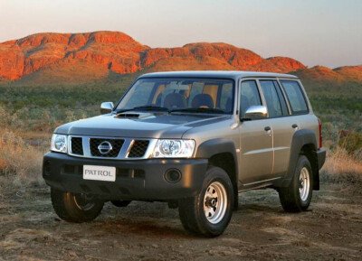 Стекло лобовое NISSAN PATROL 1997-2010 (Y61) 
Бренд: YHG с синей полосой