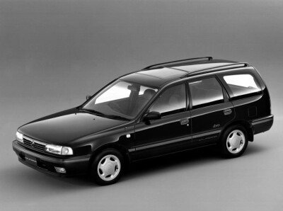Стекло лобовое NISSAN AD 1990-1999 (VY10) 
Бренд: BSG с серой полосой