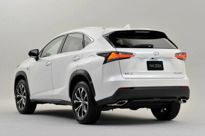 Стекло заднее с обогревом LEXUS NX 2015- (AGZ10) 1 отверстие 
Бренд: BENSON Тонированное