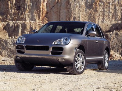Стекло лобовое PORSCHE CAYENNE 2002-2010 (7L#) место под датчик дождя, 
Бренд: BSG с зеленой полосой