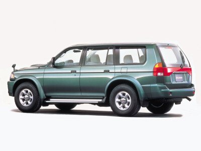 Стекло заднее с обогревом MITSUBISHI CHALLENGER 1996-2008 (K99W) 
Бренд: BSG Тонированное