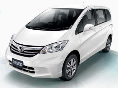 Стекло лобовое HONDA FREED 2008-2016 (GB3-RHD) молдинг, фурнитура, 
Бренд: BENSON с синей полосой