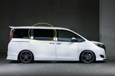 Стекло боковое TOYOTA ESQUIRE 2014-2022 ZR80 RD/RH/X фурнитура, 
Бренд: BENSON Тонированное