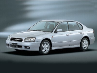 Стекло лобовое SUBARU LEGACY 1998-2003 (BE-LHD) обогрев щеток 
Бренд: BENSON с синей полосой