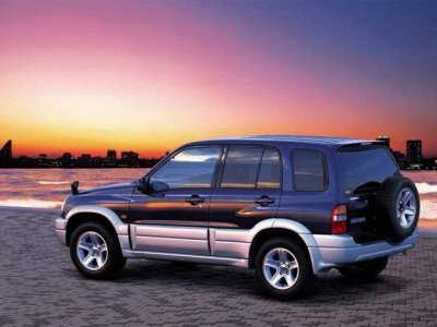 Стекло заднее с обогревом SUZUKI ESCUDO 1997-2005 (TD52) 
Бренд: BSG