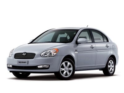 Стекло лобовое HYUNDAI VERNA 2005-2010 (MC-4d sed) 
Бренд: BSG с зеленой полосой