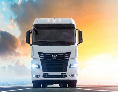 Стекло лобовое KAMAZ 54901 2017- (1 вид-2309*935*2430) место под 1 камеру, место под датчик дождя, 
Бренд: КМК