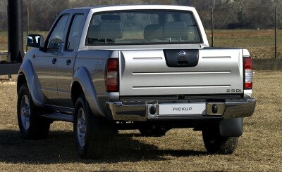 Стекло заднее NISSAN DATSUN 1996-2005 (D22) 
Бренд: BSG